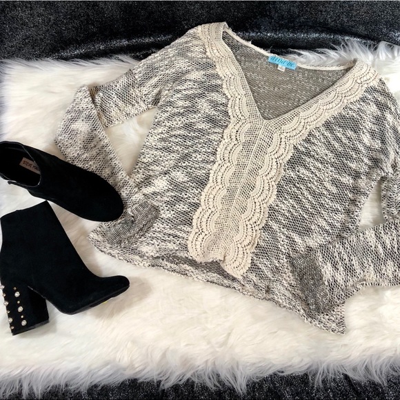 Lace Front cropped sweater - Picture 1 of 3